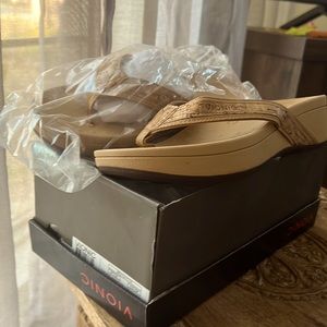 Brand new Vionic Sandals!
